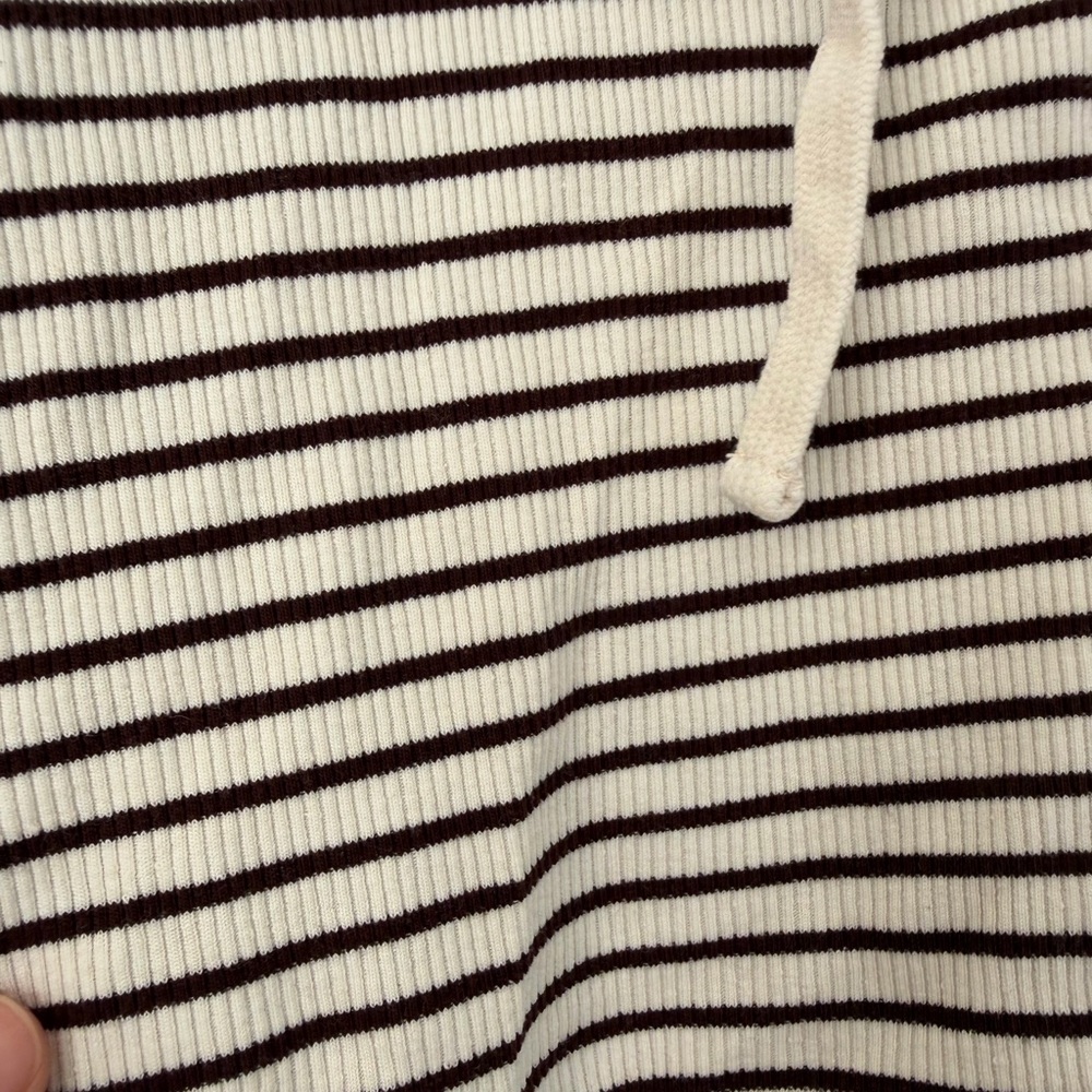 Evereve Capri Lace Up Tee Small - Picture 5 of 9